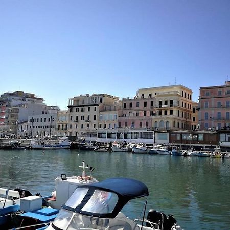 Christy Suite Elegante Appartamento Nel Centro Storico Di Anzio Luaran gambar