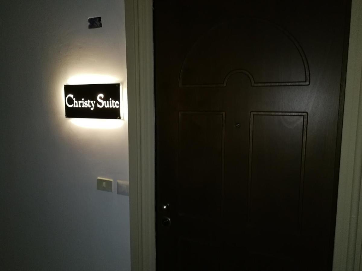Christy Suite Elegante Appartamento Nel Centro Storico Di Anzio Luaran gambar