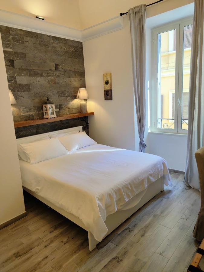 Christy Suite Elegante Appartamento Nel Centro Storico Di Anzio Luaran gambar