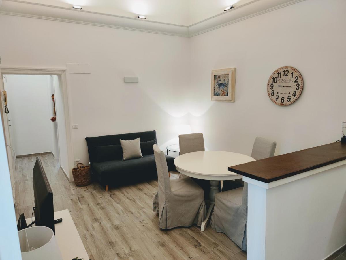 Christy Suite Elegante Appartamento Nel Centro Storico Di Anzio Luaran gambar
