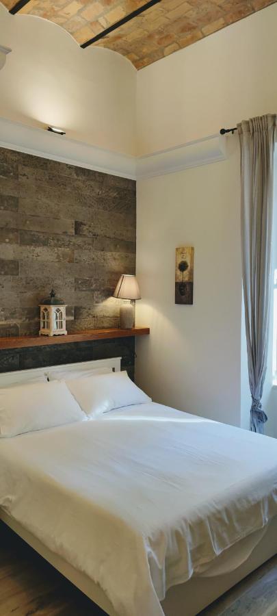 Christy Suite Elegante Appartamento Nel Centro Storico Di Anzio Luaran gambar
